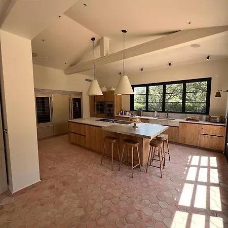 Readhostprofile! 5 Bedrooms Luxury Villa With Private Pool *